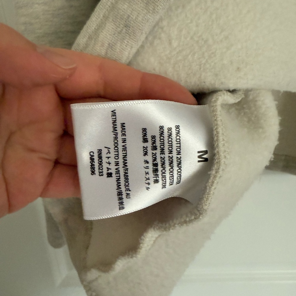 Fear of God Essentials Hoodie – Heather Gray – Size M – Minimalist Streetwear - Picture 5 of 5